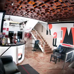 budget-hostal-ramblas.topbarcelonahotels.com/
